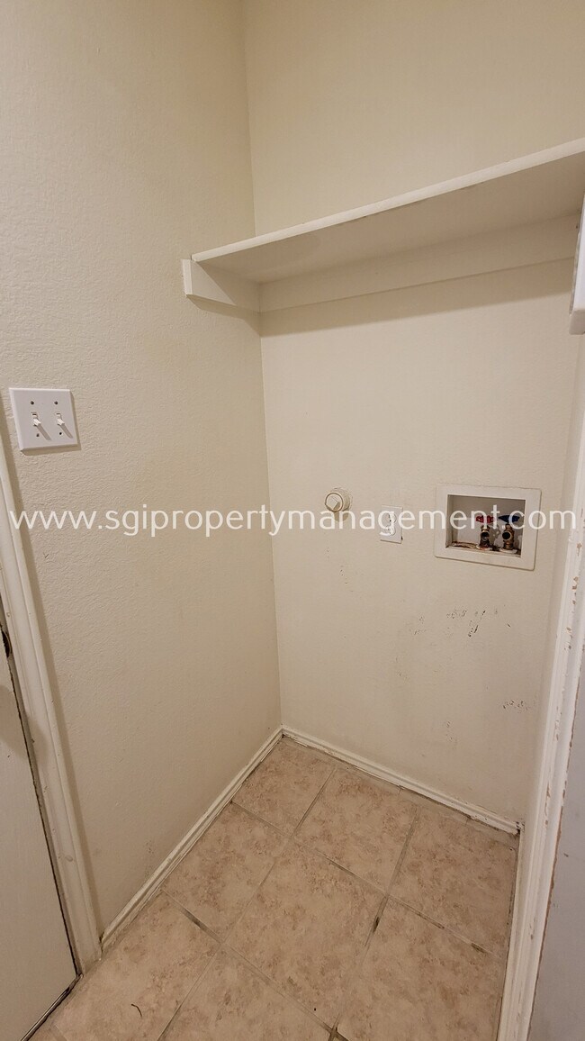 Building Photo - 3047 Bosswood Ct
