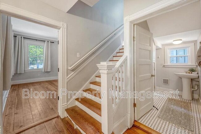 Building Photo - 169 Fishburne St