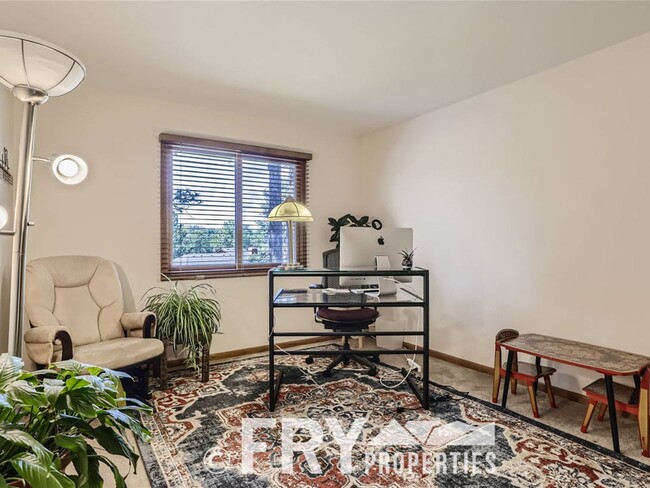 Building Photo - Luxury Rental in Beautiful Colorado Foothills