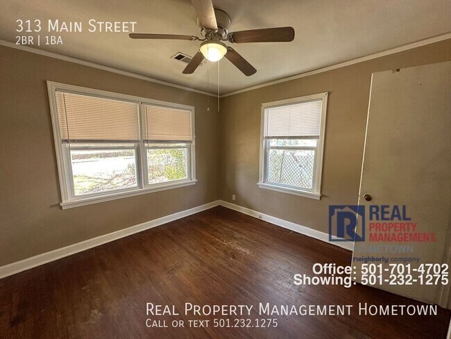 Building Photo - 313 Main St