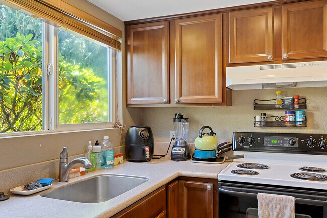 Building Photo - 1414 NE 151st St