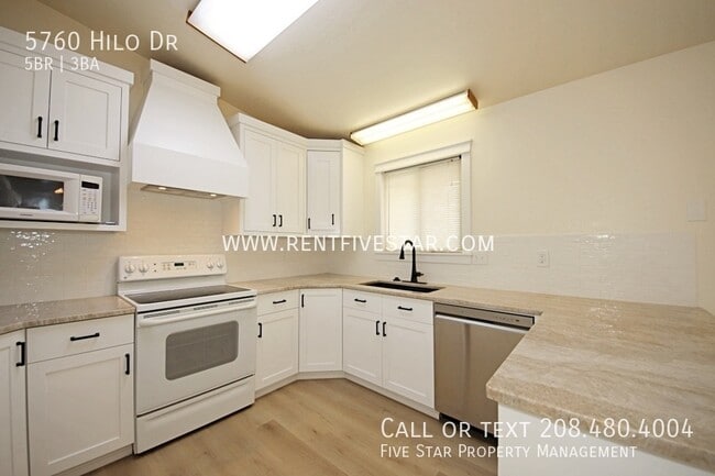 Building Photo - 5760 Hilo Dr