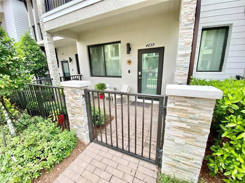 Building Photo - 4659 NW 83rd Path