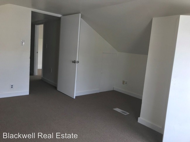 Building Photo - 1230 Gregory Way