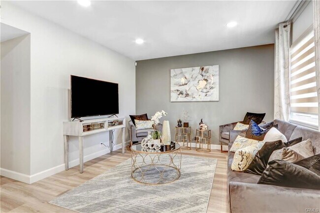 Primary Photo - 16172 Quartz St