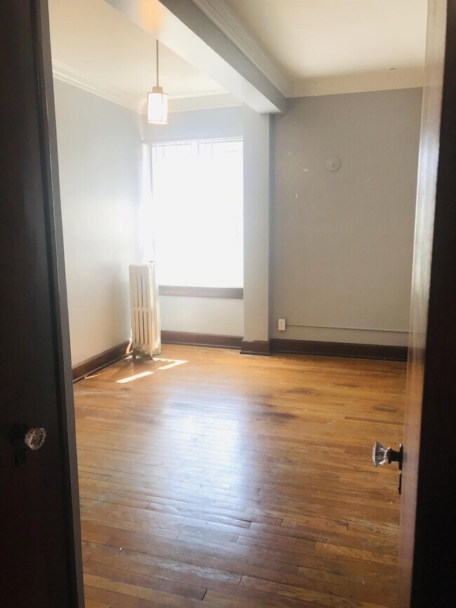 Building Photo - 727 N Capitol Ave