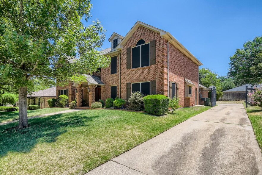 Building Photo - Spacious Arlington home near River Legacy Park
