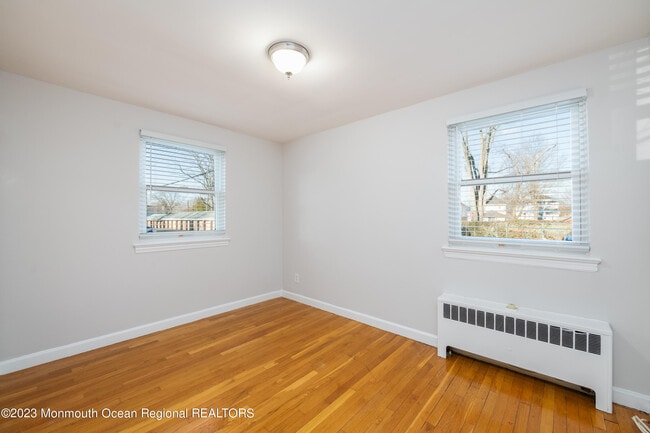 Building Photo - 19 Manor Dr