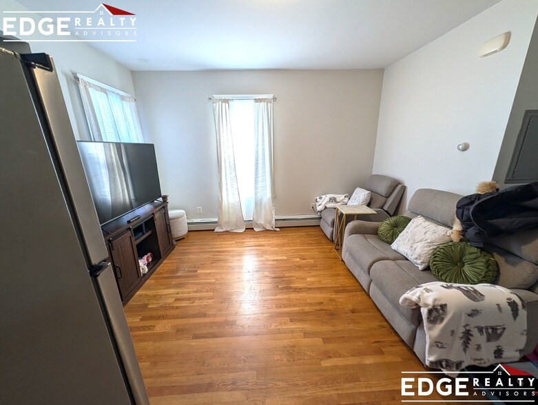 Building Photo - 30 Mt Hope St