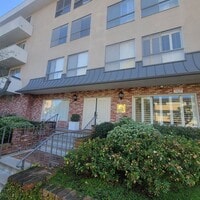Building Photo - 2 BEDROOM CONDO UNIT IN THE WEST LA AREA 646 481 4404