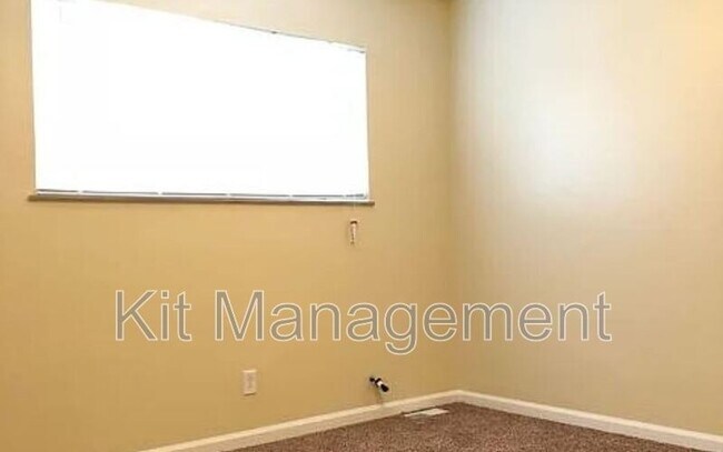 Building Photo - Charming 1-Bedroom Near West Laskey – Cozy, Convenient, and Affordable at $675