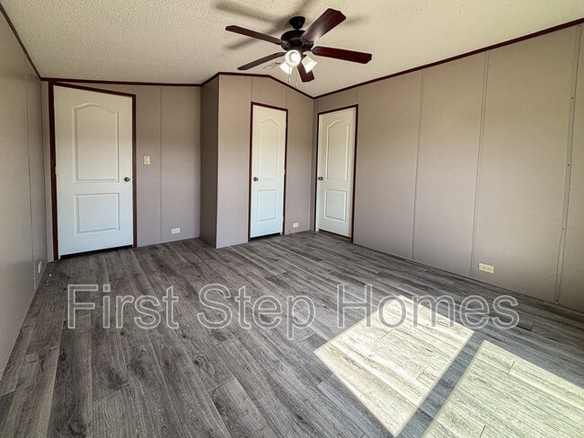 Building Photo - 1413 Cotopaxi St