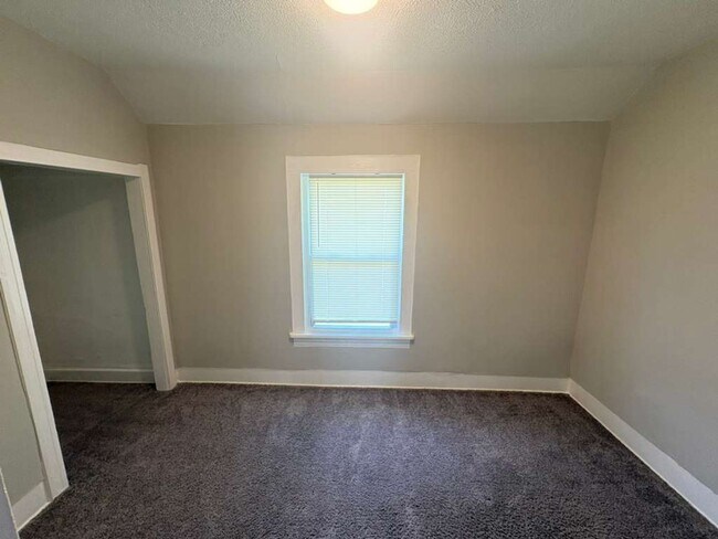 Building Photo - 3130 W 33rd St