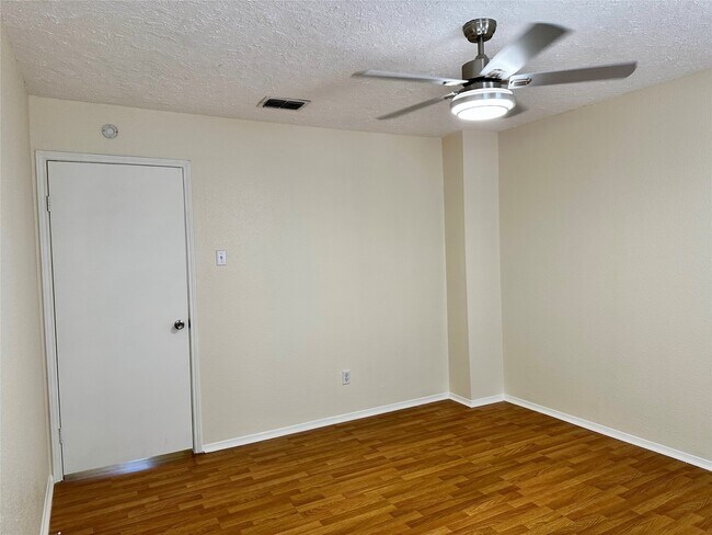 Building Photo - 1715 Moritz Dr