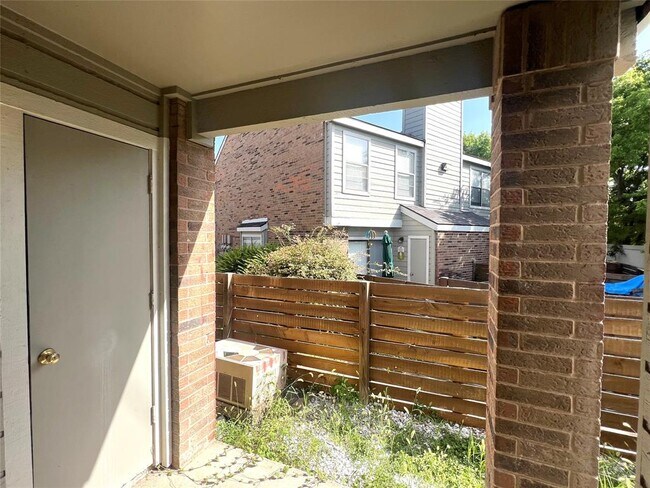 Building Photo - 2018 W Rundberg Ln