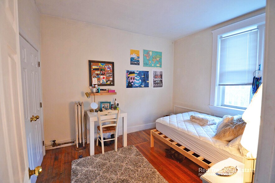 Building Photo - 318 Saint Paul St