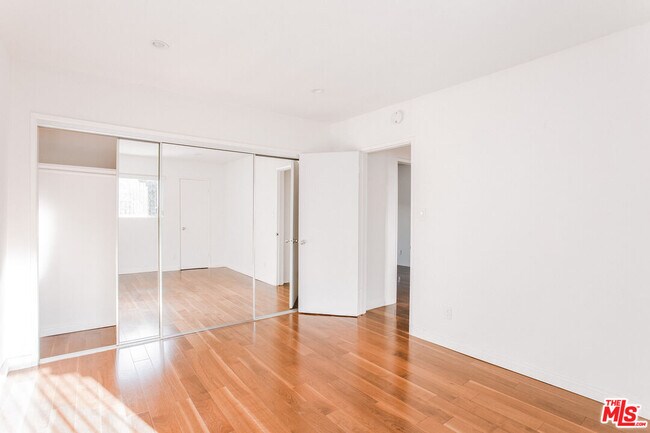 Building Photo - 420 Raymond Ave