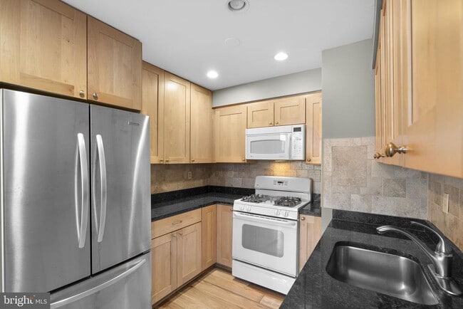 Building Photo - 7753 Patriot Dr