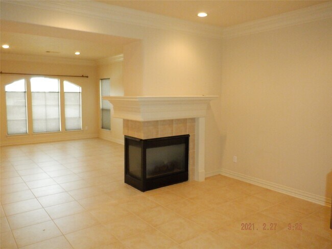 Building Photo - 1903 Spring Cedar Ln