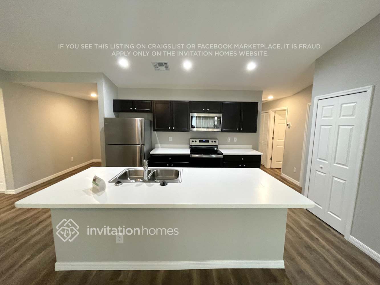 Building Photo - 25061 Doredo Dr