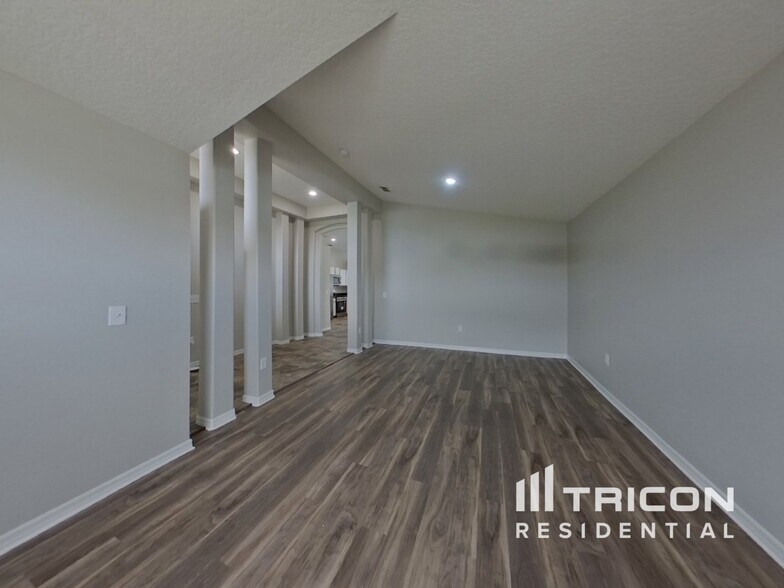 Building Photo - 2684 Willow Glen Cir
