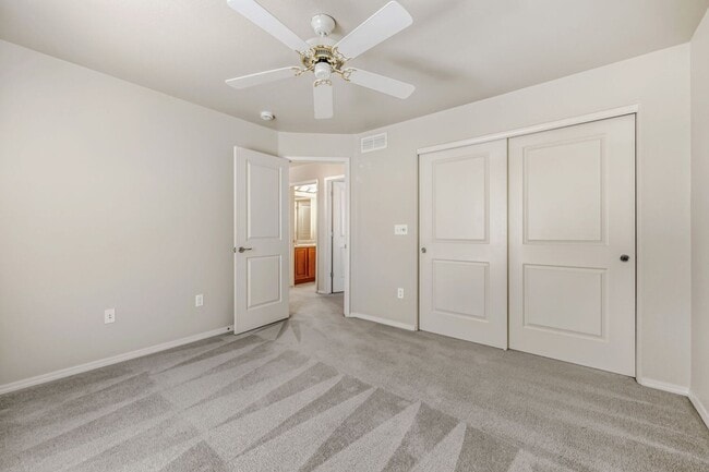 Building Photo - 3 Bed 3 Bath Townhouse in Westminster