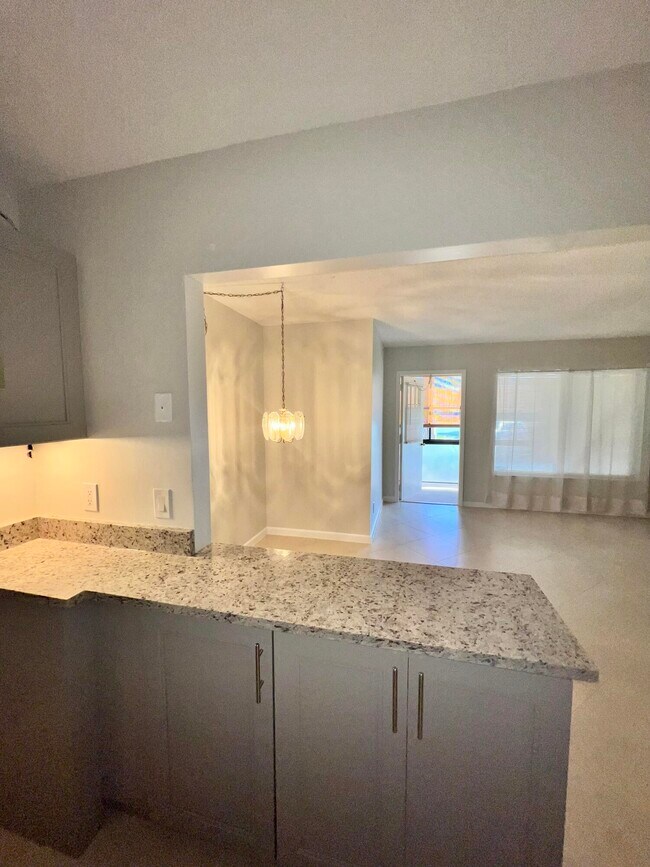 Building Photo - 231 Pine HOV Cir