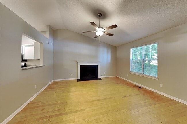 Building Photo - 628 Bluff Dr