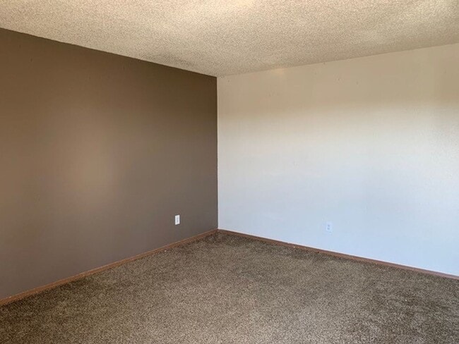 Building Photo - 532 Oregon Ave