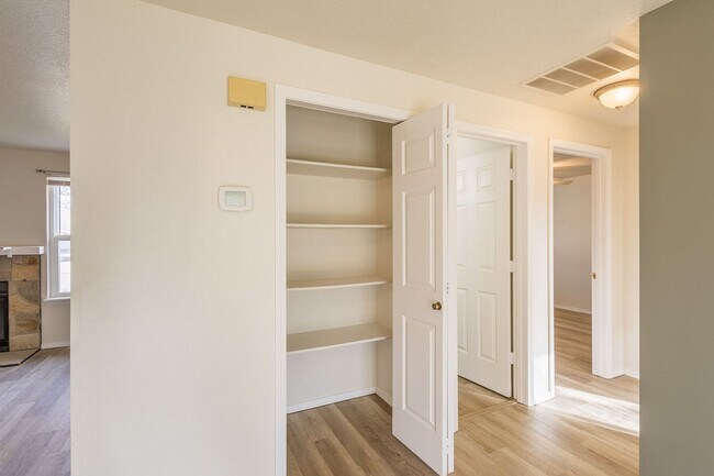 Building Photo - Renovated 2 bedroom 1 bathroom home