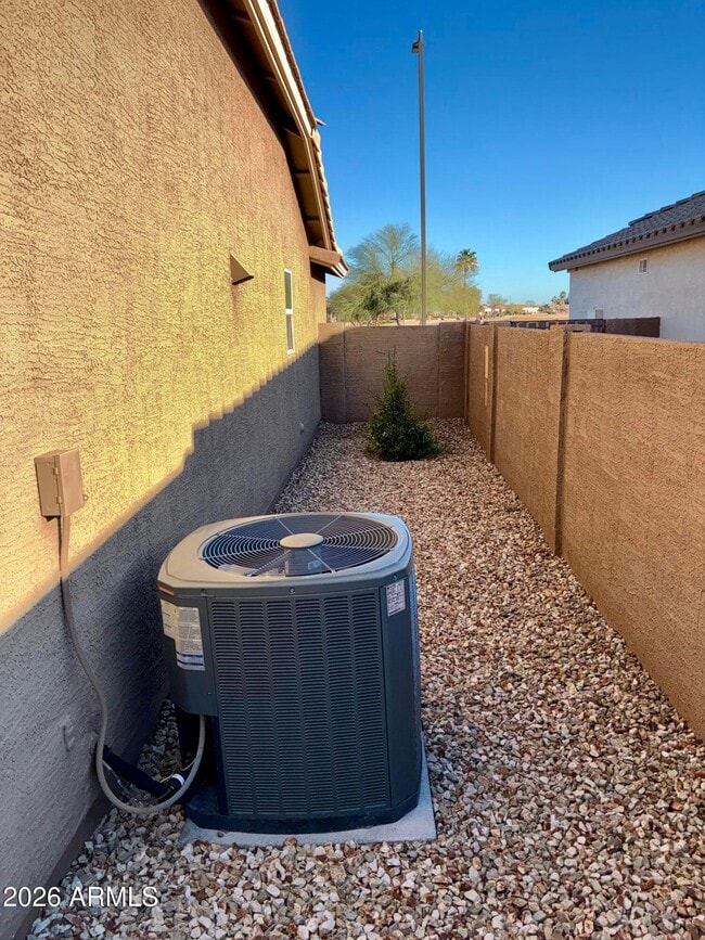 Building Photo - 3189 E Hazeltine Way