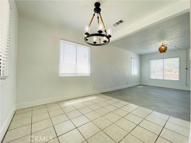 Building Photo - 5619 Daisy Ave