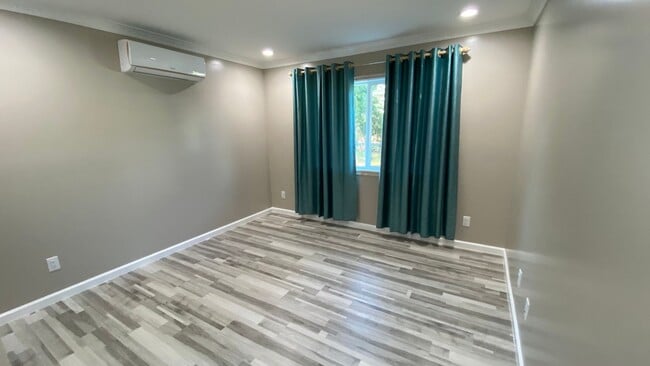 Building Photo - NEWLY BUILT 4BD HOME NESTLED IN WAIMALU!