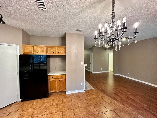 Building Photo - Single Family House in Arlington 76001