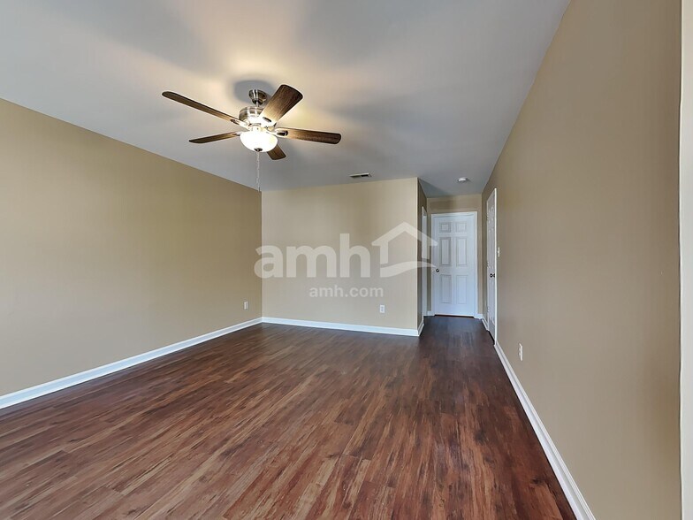 Building Photo - 204 Ber Creek Dr