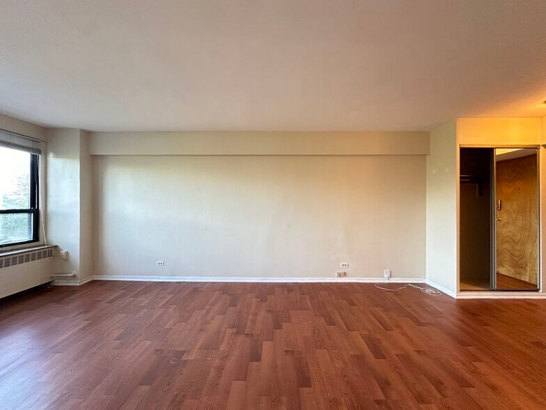 Building Photo - 4180 N Marine Dr