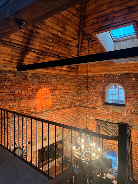 Building Photo - 51 W Blenkner St