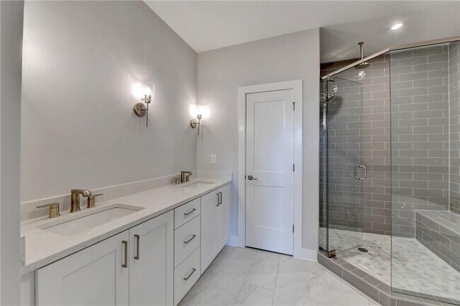 Building Photo - 375 Chiswick Cir