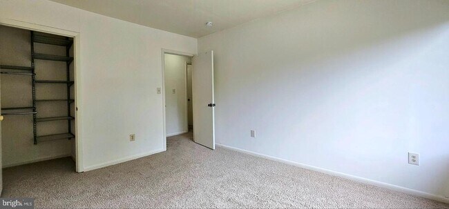 Building Photo - 8729 Sheridan Farms Ct