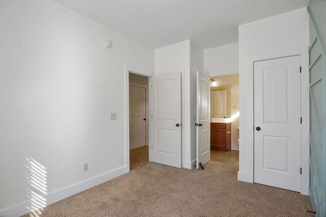 Building Photo - Like-New One-Level Brick Home with Private Patio