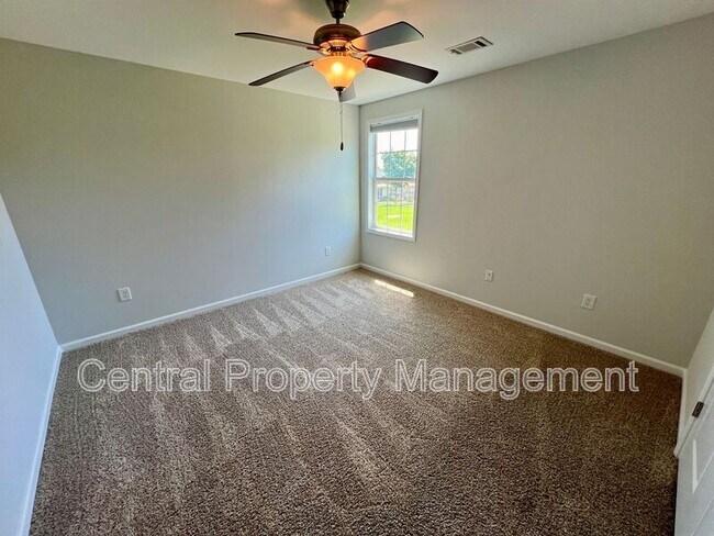 Building Photo - 53 Barnwood Cir