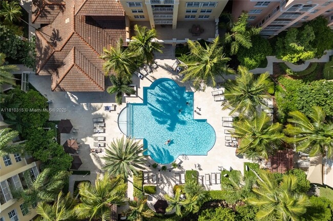 Building Photo - 19901 E Country Club Dr