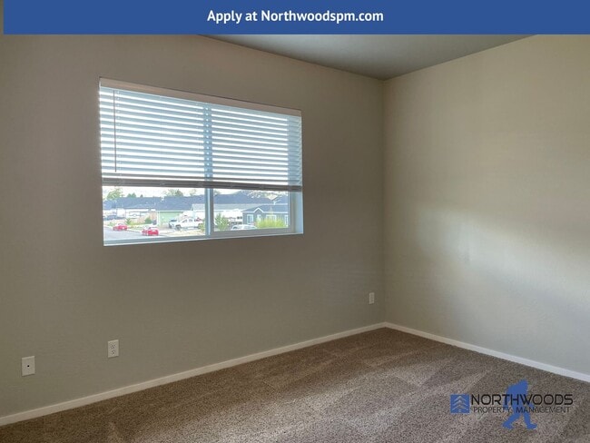 Building Photo - Newer-Very Nice 2 Bedroom 1 Bath Upstairs Apartment****HALF OFF FIRST FULL MONTHS RENT******Pet F...