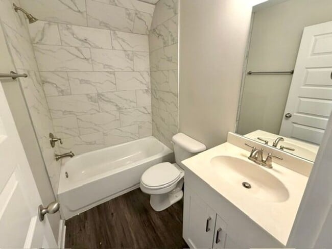 Building Photo - Now Leasing a 4-bedroom 2.5 bath home in Millington