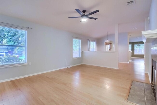 Building Photo - 1100 Emmitt Run