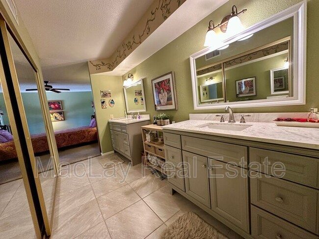 Building Photo - 5001 E Mesquite Wood Ct