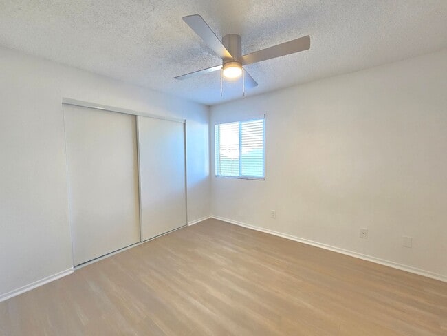 Building Photo - 8249 Catalpa Ave