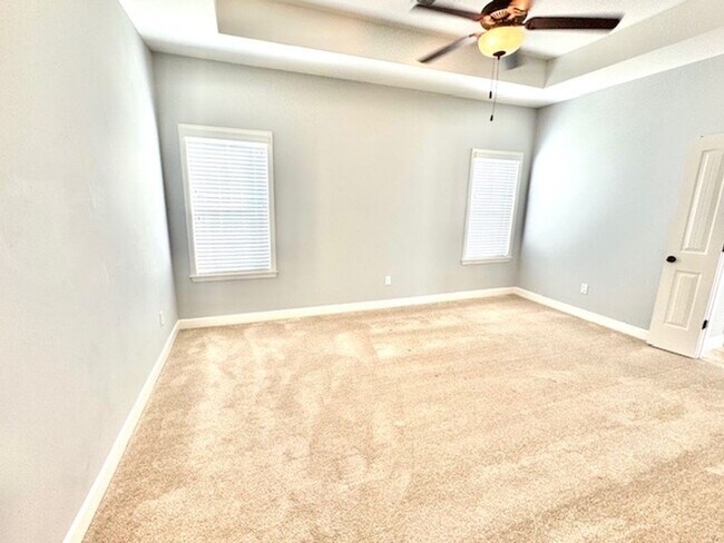 Building Photo - VeraLane6249