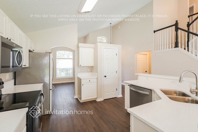 Building Photo - 203 Greenfield Dr