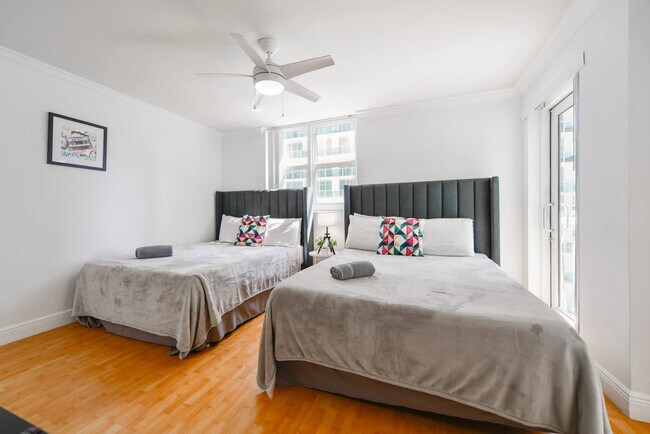 Building Photo - 1 SE 12th St